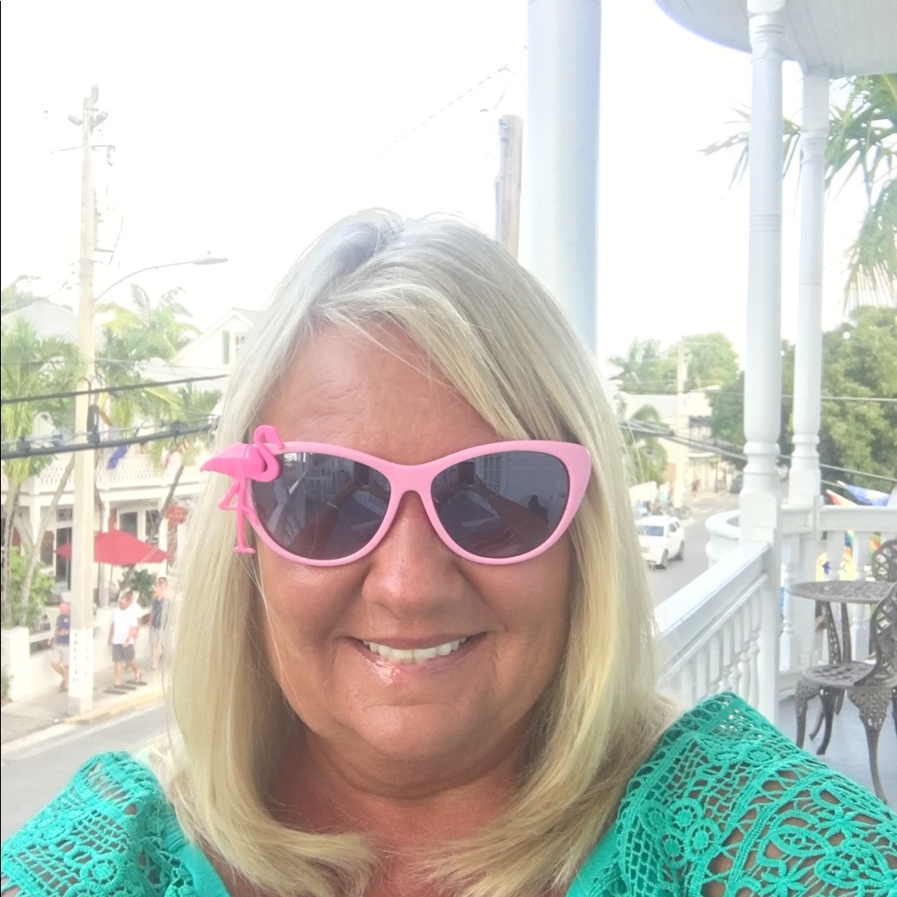 Meet your Posher, Deborah